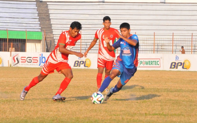 মুক্তিযোদ্ধাকে রুখে দিল ব্রাদার্স