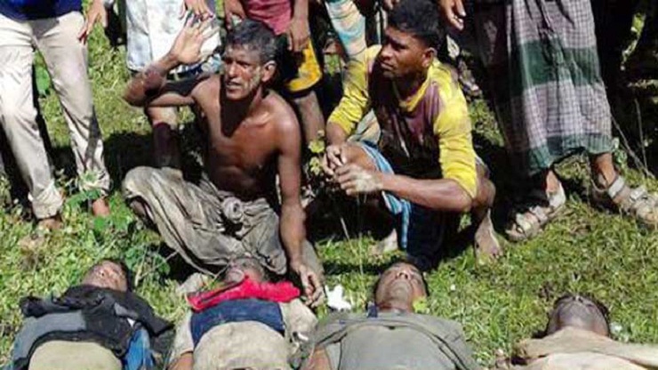 রেডক্রিসেন্টের রোহিঙ্গা ত্রাণবাহী ট্রাক খাদে, নিহত ৯