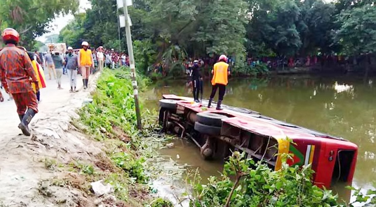 সড়ক দুর্ঘটনায় রাজশাহীতে দম্পতিসহ নিহত ৩