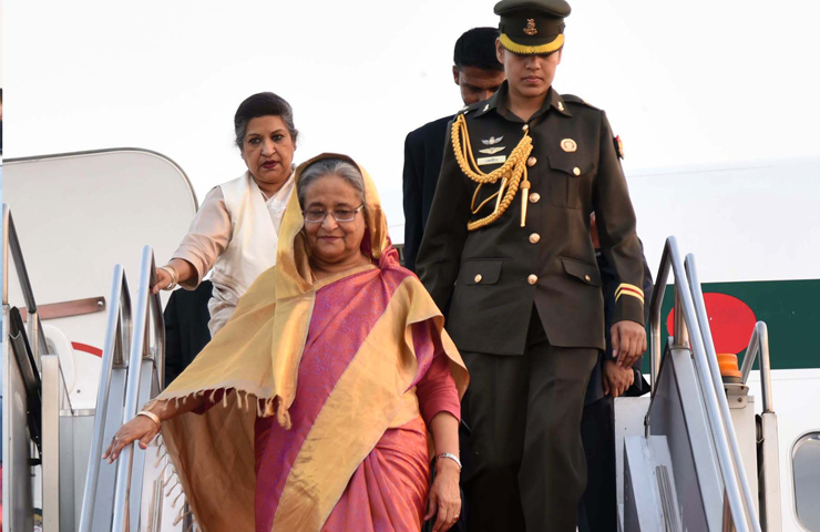 ফ্রান্স সফর শেষে দেশে ফিরেছেন প্রধানমন্ত্রী